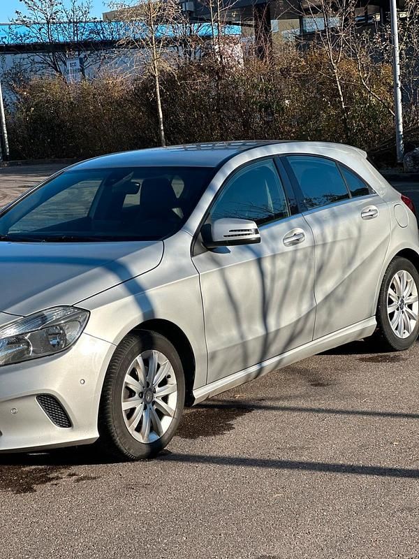Gebraucht Mercedes A200 156 PS (114 kW) 2016 Silber Kleinwagen