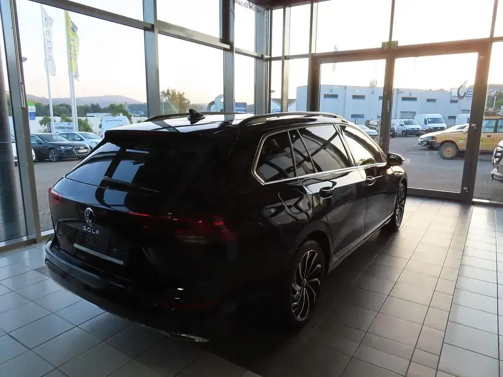 Gebraucht VW Golf VIII Style 150 PS (110 kW) 2024 Schwarz Kombi