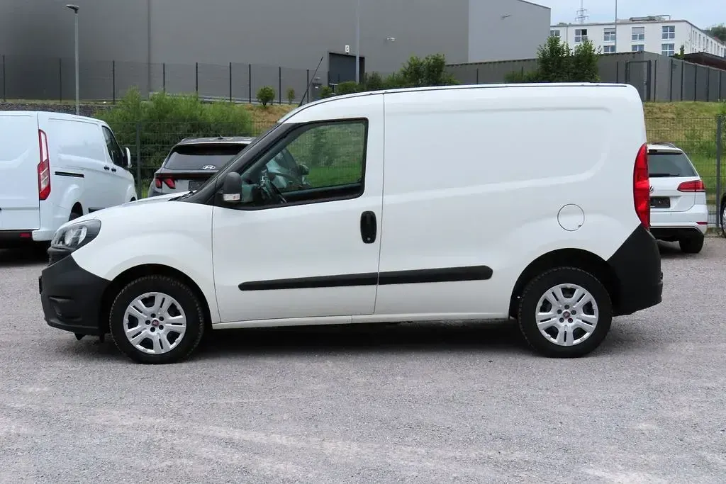 Gebraucht Fiat Doblò 101 PS (74 kW) 2022 Weiß Van / Kleinbus