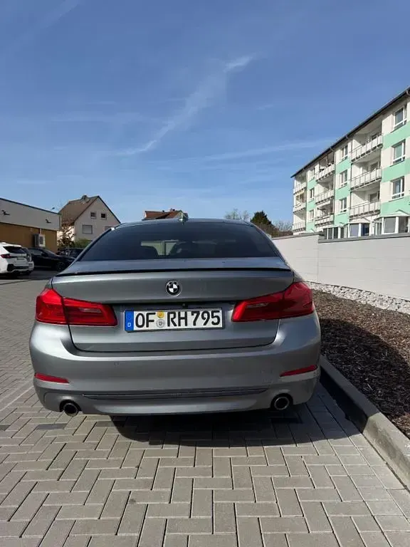 Gebraucht BMW 520 Sport Line 190 PS (139 kW) 2018 Grau Limousine