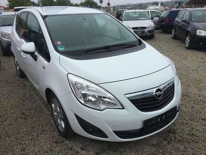 Gebraucht Opel Meriva Edition 120 PS (88 kW) 2011 Weiß Van / Kleinbus
