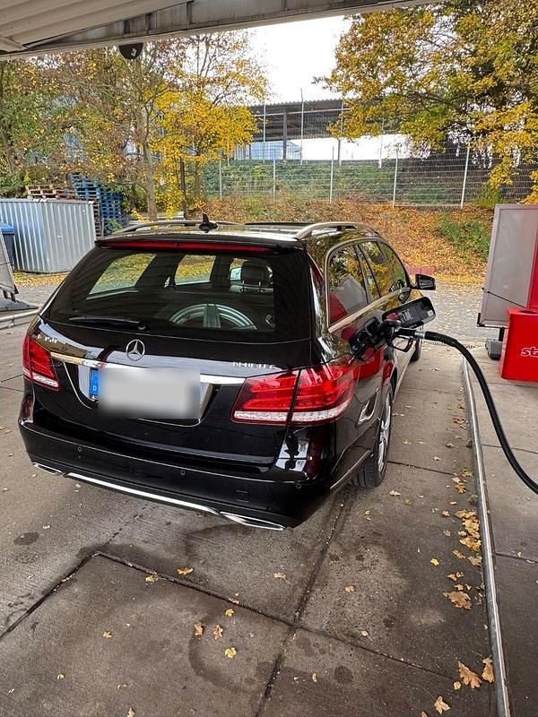 Gebraucht Mercedes E350 252 PS (185 kW) 2014 Schwarz Kombi