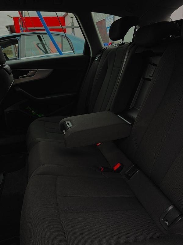 Gebraucht Audi A4 Sport 150 PS (110 kW) 2015 Schwarz Kombi