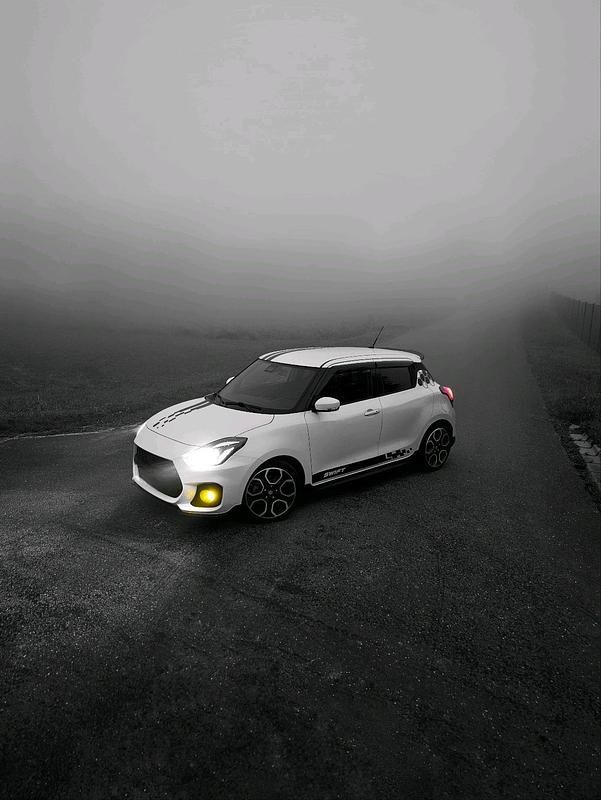 Weiß Gebraucht 2019 Suzuki Swift Sport Kleinwagen | 13.500 € (Fairer Preis) - Bild 1/4