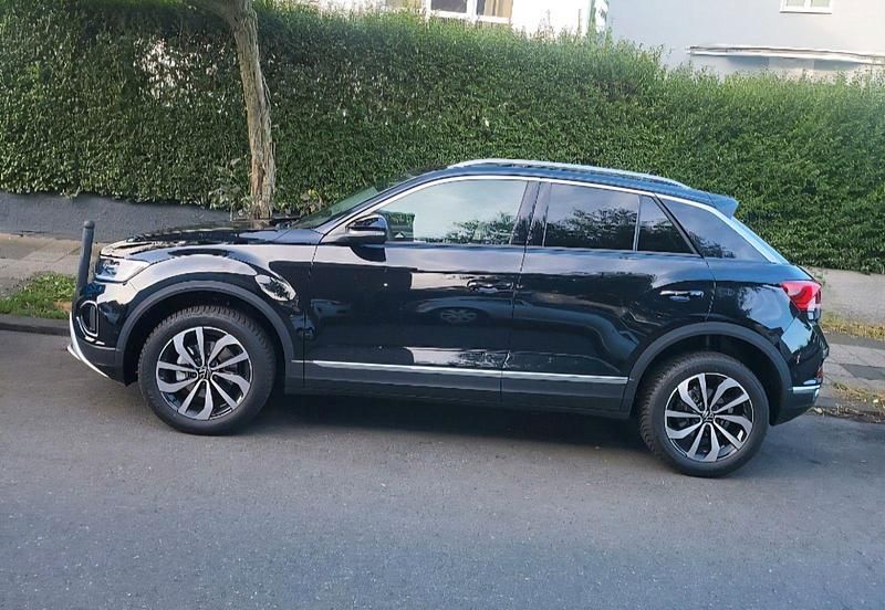 Gebraucht VW T-Roc 110 PS (80 kW) 2023 Schwarz SUV
