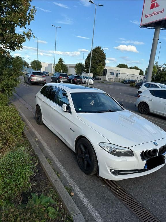 Gebraucht BMW 520 184 PS (135 kW) 2012 Weiß Kombi