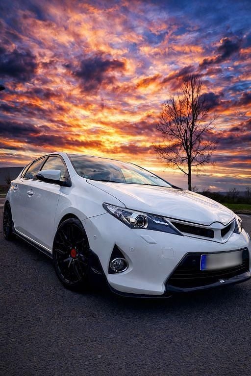 Gebraucht Toyota Auris Life+ 132 PS (97 kW) 2014 Weiß Limousine