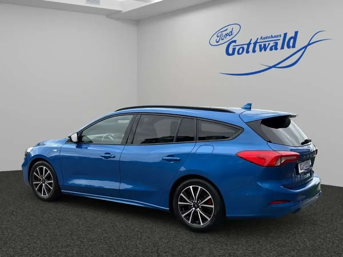 Gebraucht Ford Focus ST-Line 182 PS (133 kW) 2019 Dynamicblau metallic Kombi