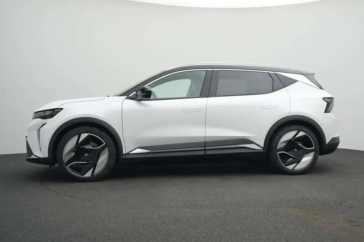 Gebraucht Renault Scenic E-Tech Iconic 160 kW (218 PS) 2025 Weiss qnc+schwarz gne SUV