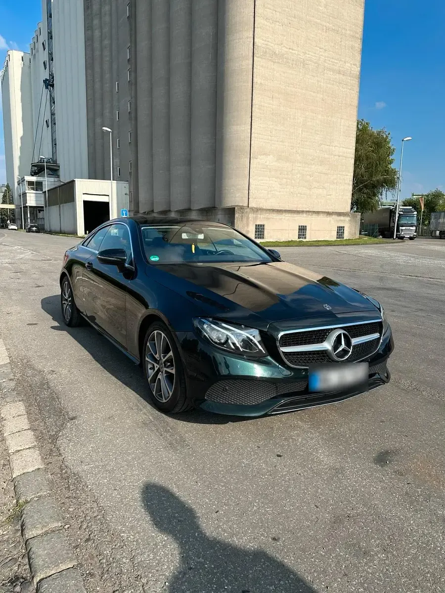 Gebraucht Mercedes E200 184 PS (135 kW) 2018 Grün Coupé
