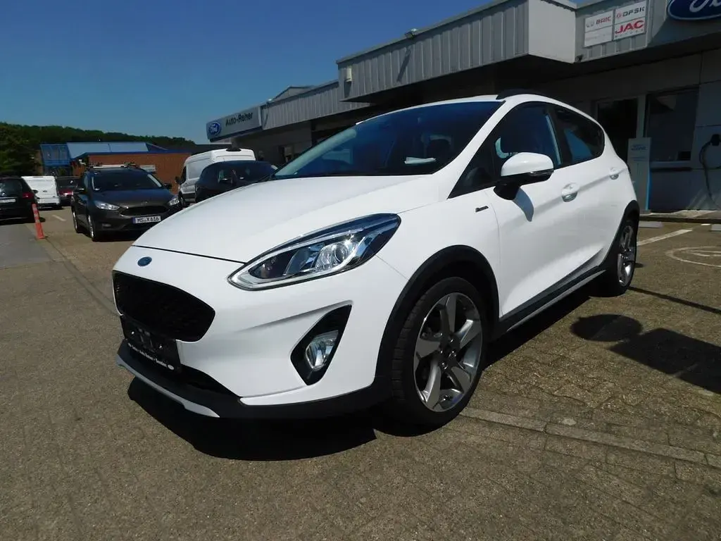 Gebraucht Ford Fiesta Active 86 PS (63 kW) 2018 Frozen white Kleinwagen