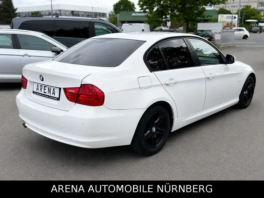 Gebraucht BMW 316 Sport Line 116 PS (85 kW) 2011 Weiß Limousine