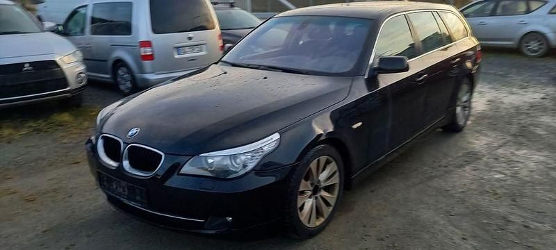 Schwarz Gebraucht 2007 BMW 520 Kombi | 3.499 € (Guter Preis) - Bild 1/4