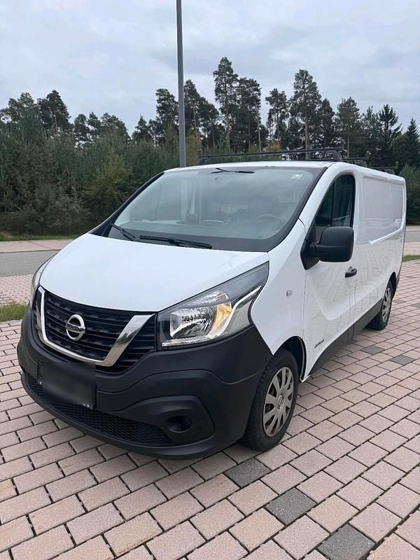 Weiß Gebraucht 2016 Nissan NV300 Van | 7.900 € (Fairer Preis) - Bild 1/4