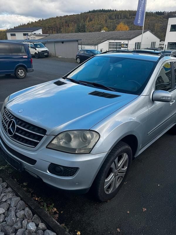 Gebraucht Mercedes ML280 190 PS (139 kW) 2006 Silber SUV