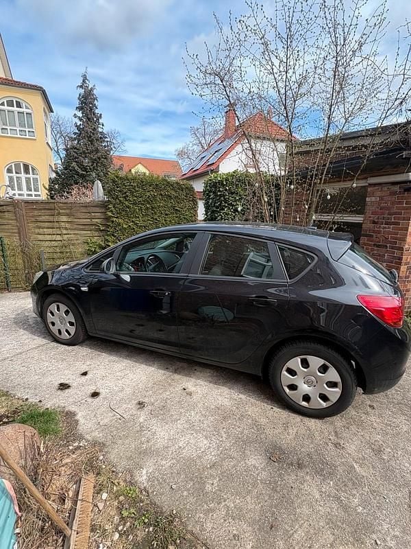 Gebraucht Opel Astra 87 PS (63 kW) 2010 Schwarz Kleinwagen