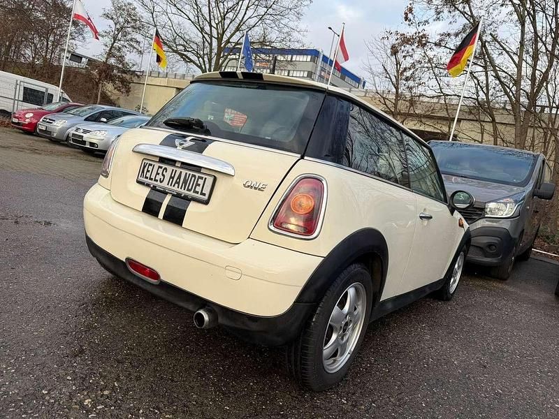 Gebraucht Mini ONE 75 PS (55 kW) 2009 Pepper white Kleinwagen