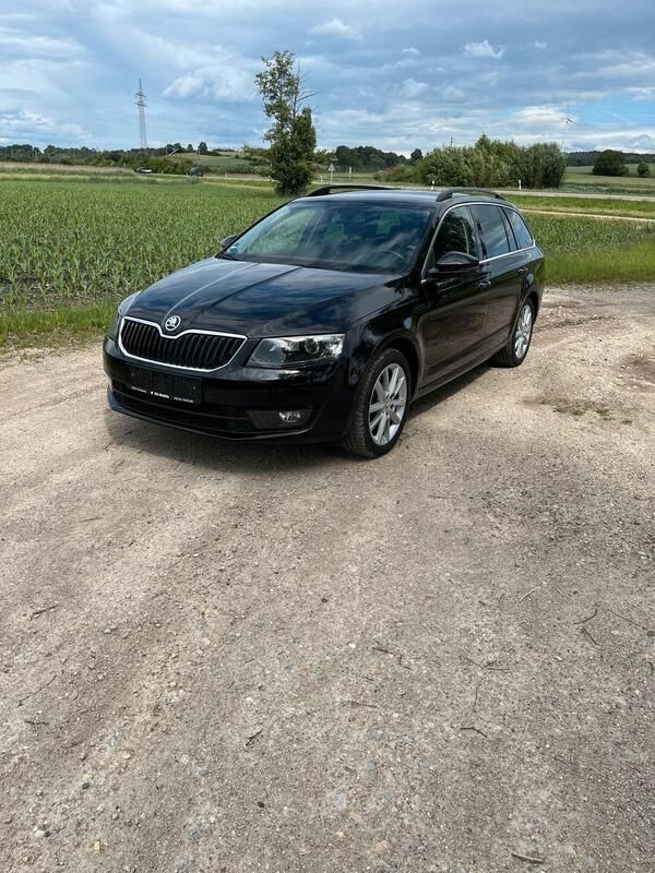 Schwarz Gebraucht 2015 Skoda Octavia Style Kombi | 12.990 € (Etwas zu teuer) - Bild 1/4