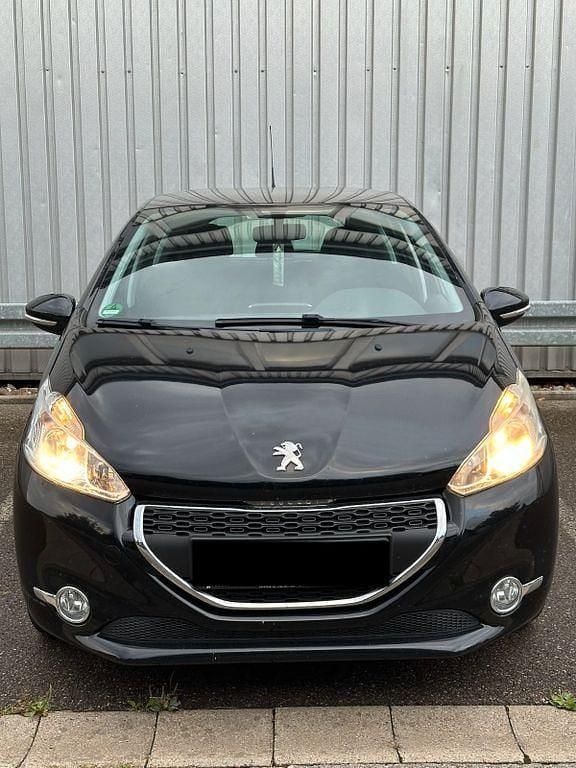 Schwarz Gebraucht 2012 Peugeot 208 Active Kleinwagen | 5.250 € (Guter Preis) - Bild 1/4