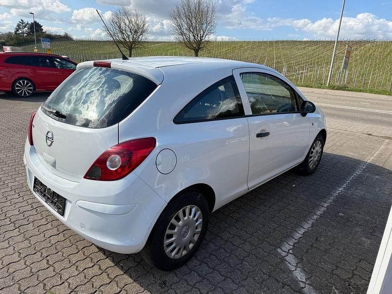 Gebraucht Opel Corsa Selection 69 PS (50 kW) 2014 Weiß Kleinwagen