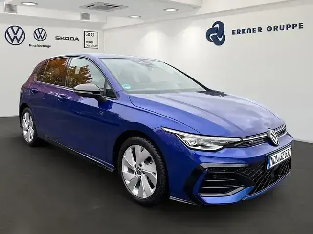 Gebraucht VW Golf VIII R-line 150 PS (110 kW) 2025 Lapiz blue metallic Limousine