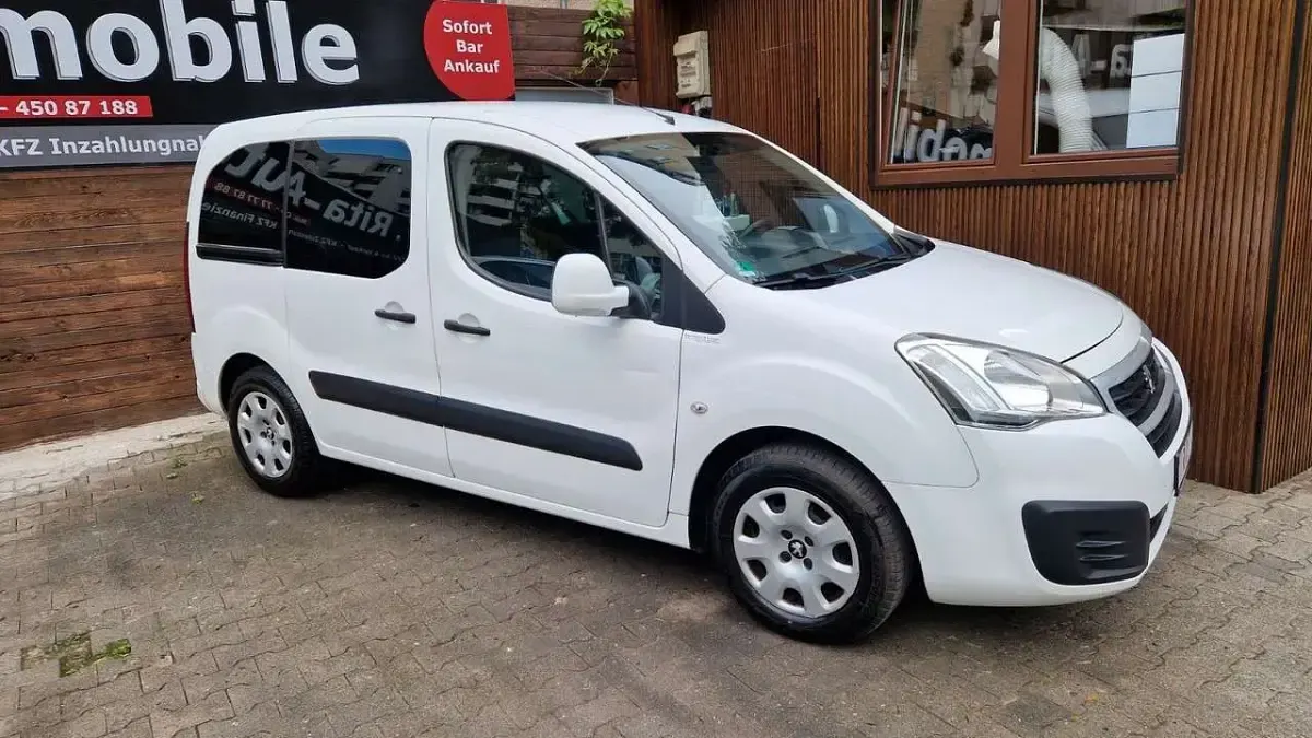 Gebraucht Peugeot Partner Active 98 PS (72 kW) 2016 Lack weiss banquise/deckende l Van / Kleinbus