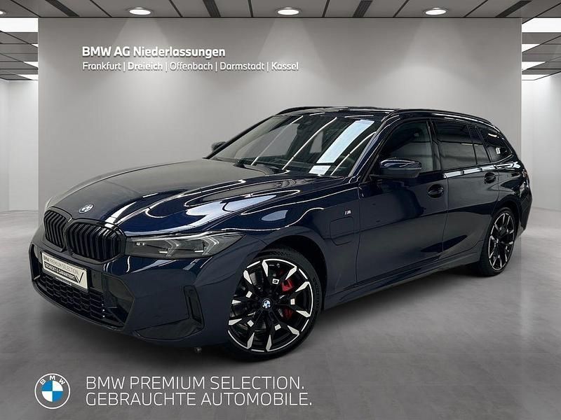 Blau Gebraucht 2024 BMW 330e M Sport Kombi | 54.940 € - Bild 1/4