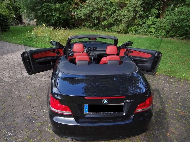 Schwarz Gebraucht 2010 BMW 118 Cabriolet Cabrio | 8.700 € (Fairer Preis) - Bild 1/4