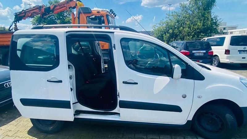 Gebraucht Peugeot TePee 120 PS (88 kW) 2015 Weiß Kombi