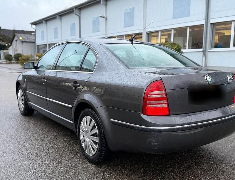 Gebraucht Skoda Superb 163 PS (119 kW) 2004 Andere farben Limousine