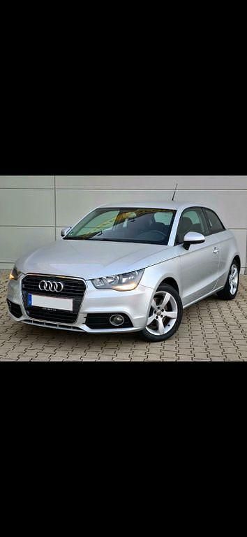 Gebraucht Audi A1 Attraction 105 PS (77 kW) 2010 Silber Kleinwagen
