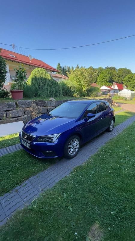Blau Gebraucht 2018 Seat Leon Style Limousine | 10.500 € (Fairer Preis) - Bild 1/4