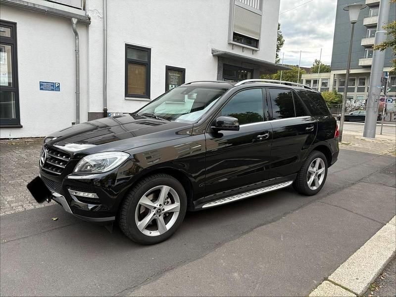 Gebraucht Mercedes ML350 258 PS (189 kW) 2013 Schwarz SUV