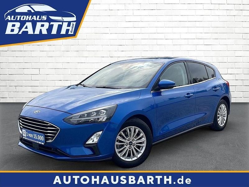 Blau Gebraucht 2020 Ford Focus Titanium Limousine | 18.890 € (Fairer Preis) - Bild 1/4