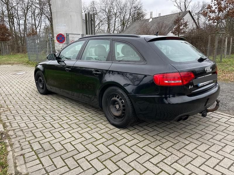 Gebraucht Audi A4 170 PS (125 kW) 2011 Schwarz Limousine
