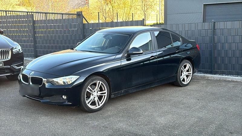 Gebraucht BMW 316 116 PS (85 kW) 2014 Schwarz Limousine