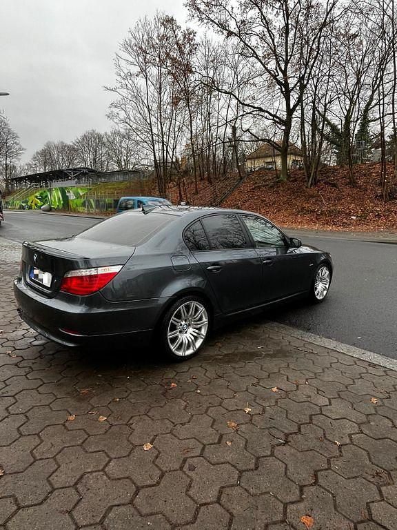 Gebraucht BMW 525 218 PS (160 kW) 2008 Grau Limousine