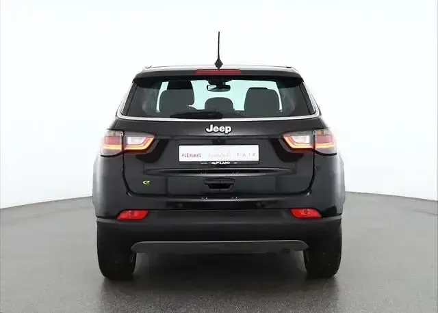 Gebraucht Jeep Compass Altitude 131 PS (96 kW) 2024 Schwarz SUV