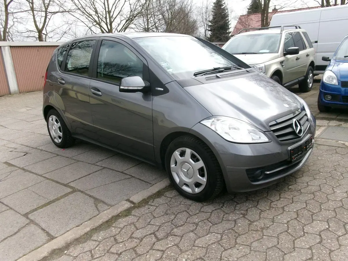 Gebraucht Mercedes A160 82 PS (60 kW) 2011 Grau Kleinwagen