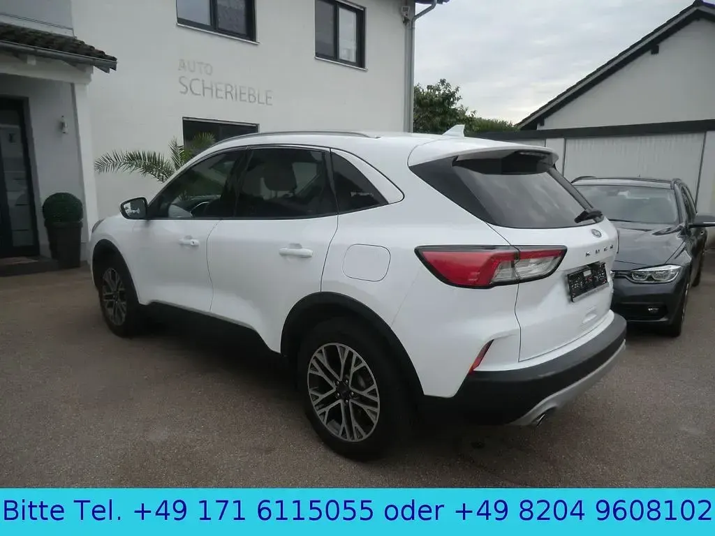 Gebraucht Ford Kuga Titanium 152 PS (111 kW) 2021 Weiß SUV