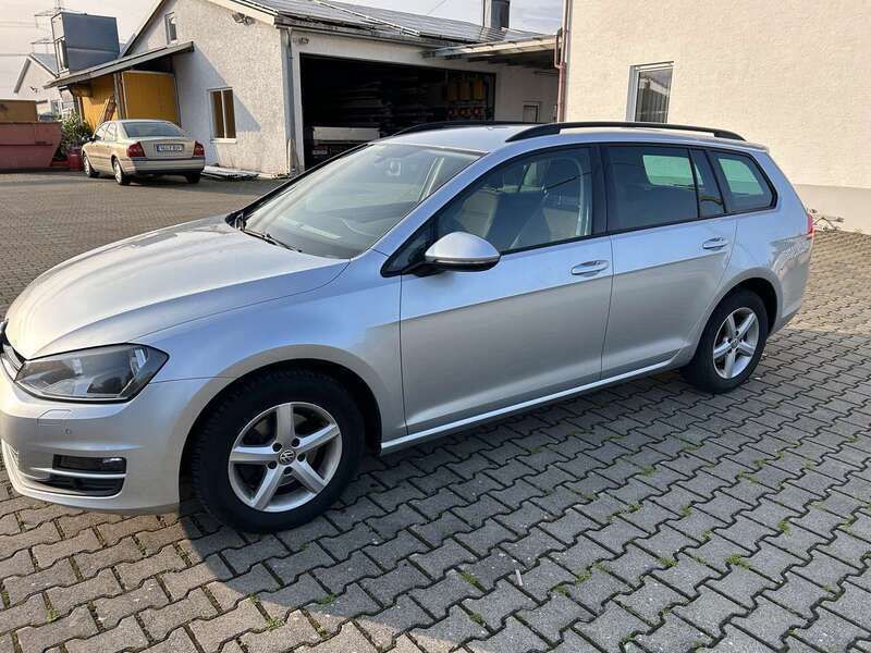 Silber Gebraucht 2014 VW Golf VII Kombi | 4.990 € (Superpreis) - Bild 1/4
