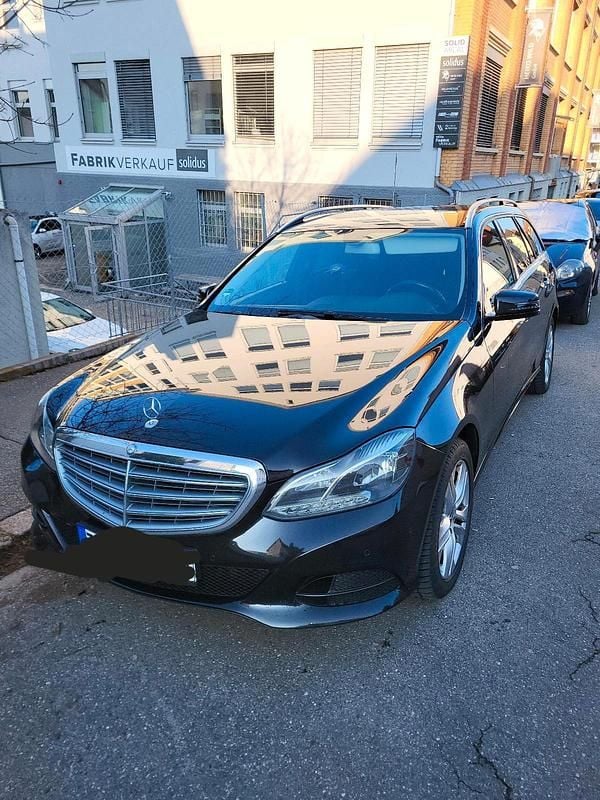 Schwarz Gebraucht 2015 Mercedes E200 Kombi | 9.000 € (Guter Preis) - Bild 1/4