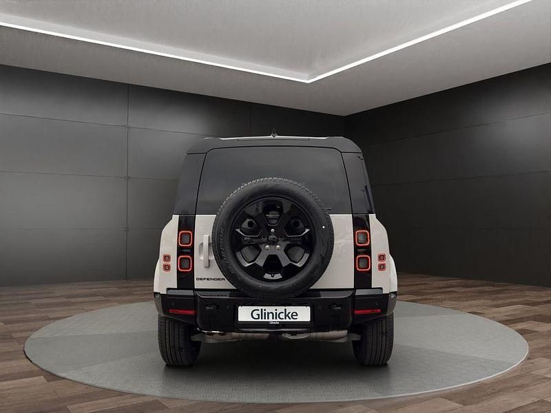 Neu Land Rover Defender SE Dynamic 349 PS (256 kW) 2025 Borasco grey SUV