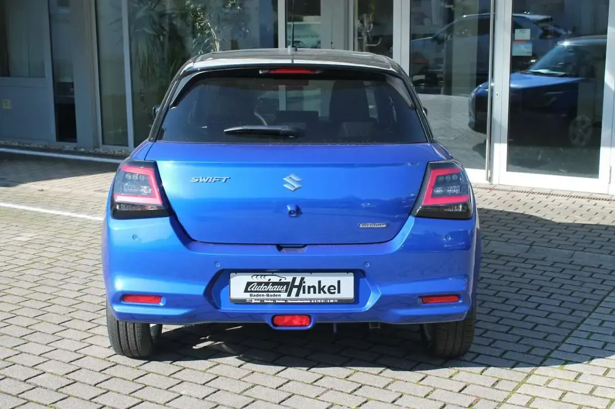 Gebraucht Suzuki Swift Comfort 83 PS (61 kW) 2025 Frontier blue/prl. super black Kleinwagen