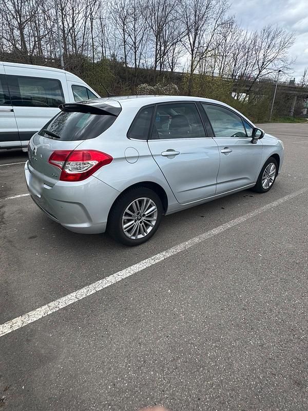 Gebraucht Citroën C4 120 PS (88 kW) 2012 Silber Limousine