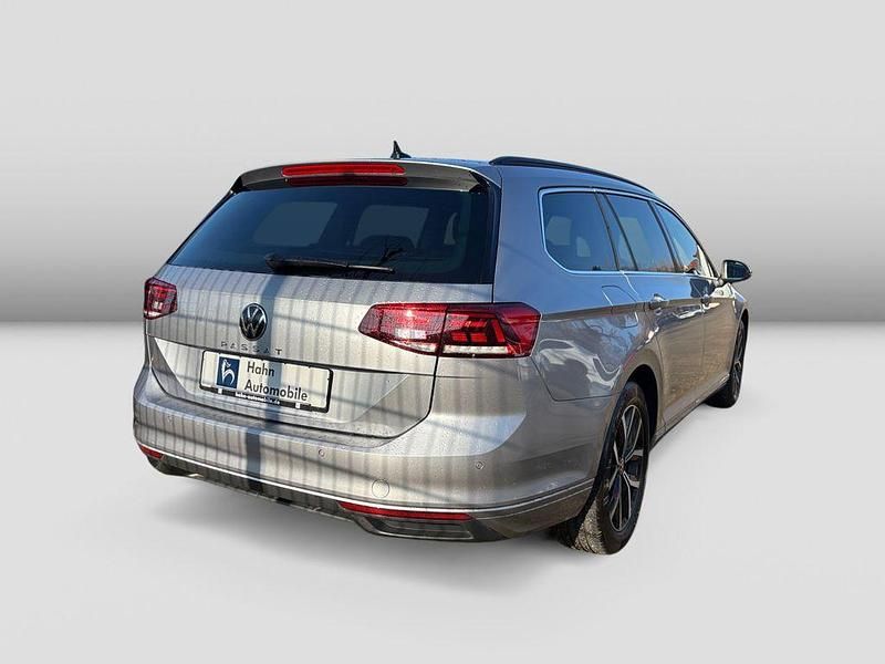 Gebraucht VW Passat Business 200 PS (147 kW) 2022 Pyritsilber metallic Kombi
