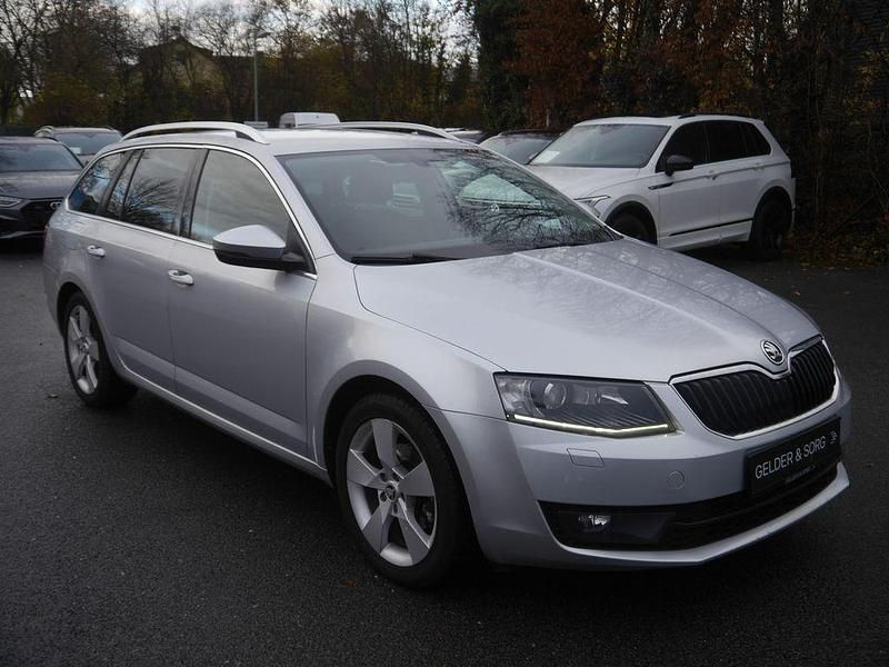 Silber Gebraucht 2013 Skoda Octavia Elegance Kombi | 7.490 € (Etwas zu teuer) - Bild 1/4