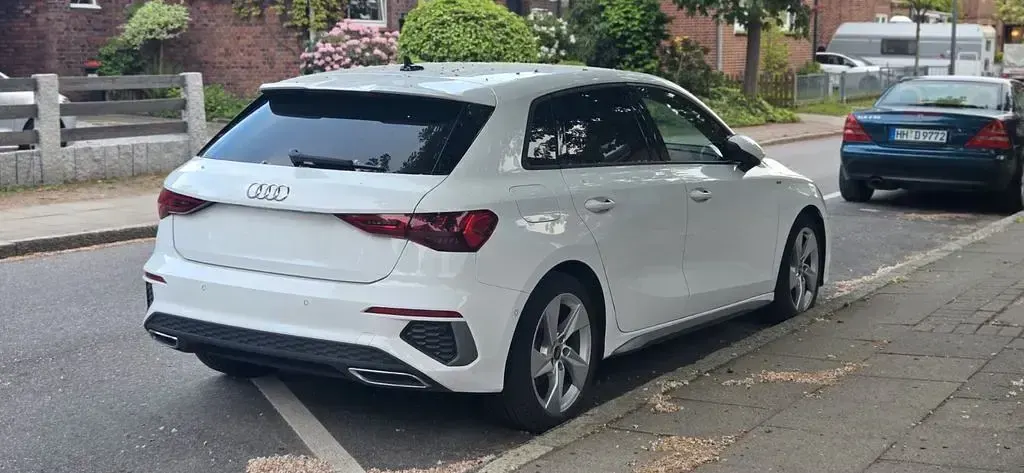 Gebraucht Audi A3 S-Line 150 PS (110 kW) 2022 Weiß Limousine
