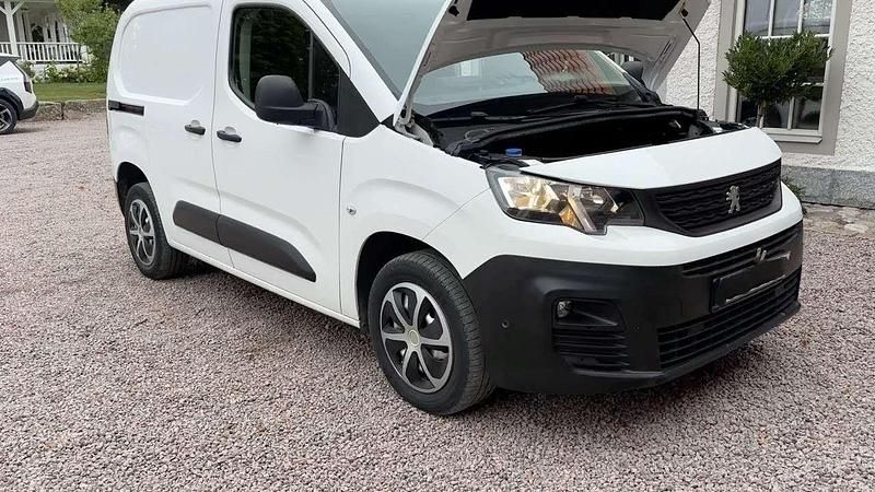 Weiß Gebraucht 2019 Peugeot Partner Van | 15.199 € (Fairer Preis) - Bild 1/4