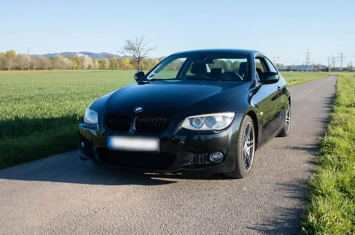 Gebraucht BMW 325 M Sport 218 PS (160 kW) 2011 Schwarz Coupé